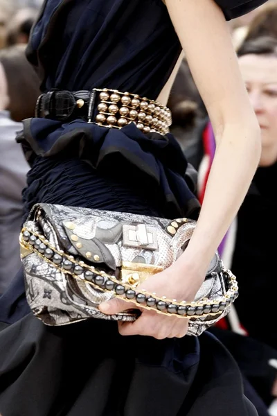 Look 27